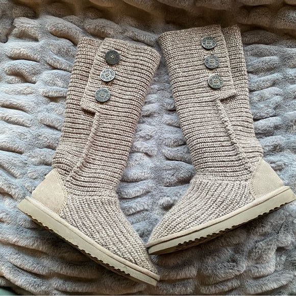 Ugg Classic Cardy Knit Sweater Boots Grey - Picture 10 of 14